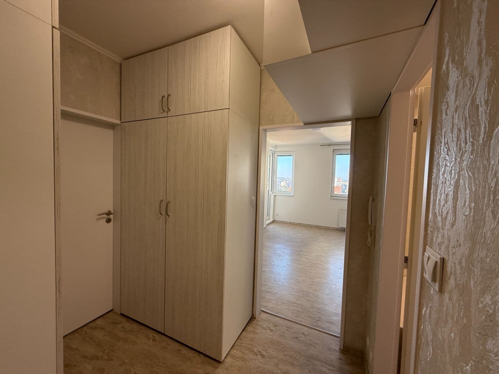 Prodej bytu 2+kk 43 m², Hnězdenská, Praha, Praha Prodej bytu 2+kk 43 m², Hnězdenská, Praha, Praha