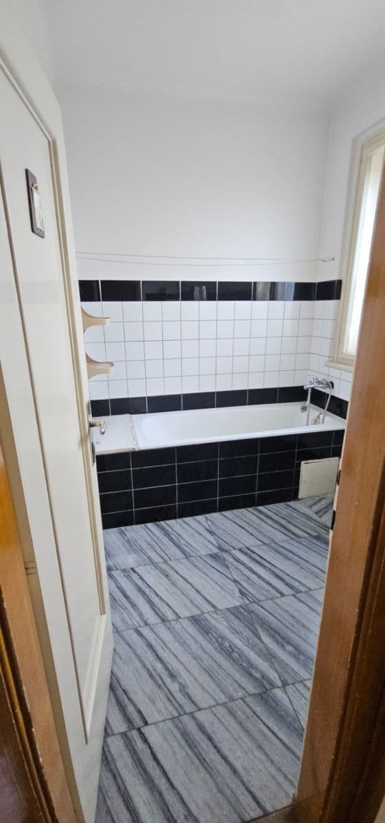 Prodej domu 108 m², pozemek 600 m², Nerudova, Řevnice, Středočeský kraj Prodej domu 108 m², pozemek 600 m², Nerudova, Řevnice, Středočeský kraj