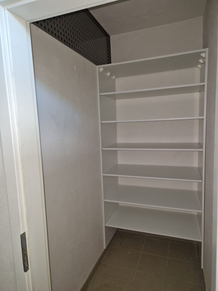 Pronájem bytu 1+kk 30 m², Pelušková, Praha, Praha Pronájem bytu 1+kk 30 m², Pelušková, Praha, Praha
