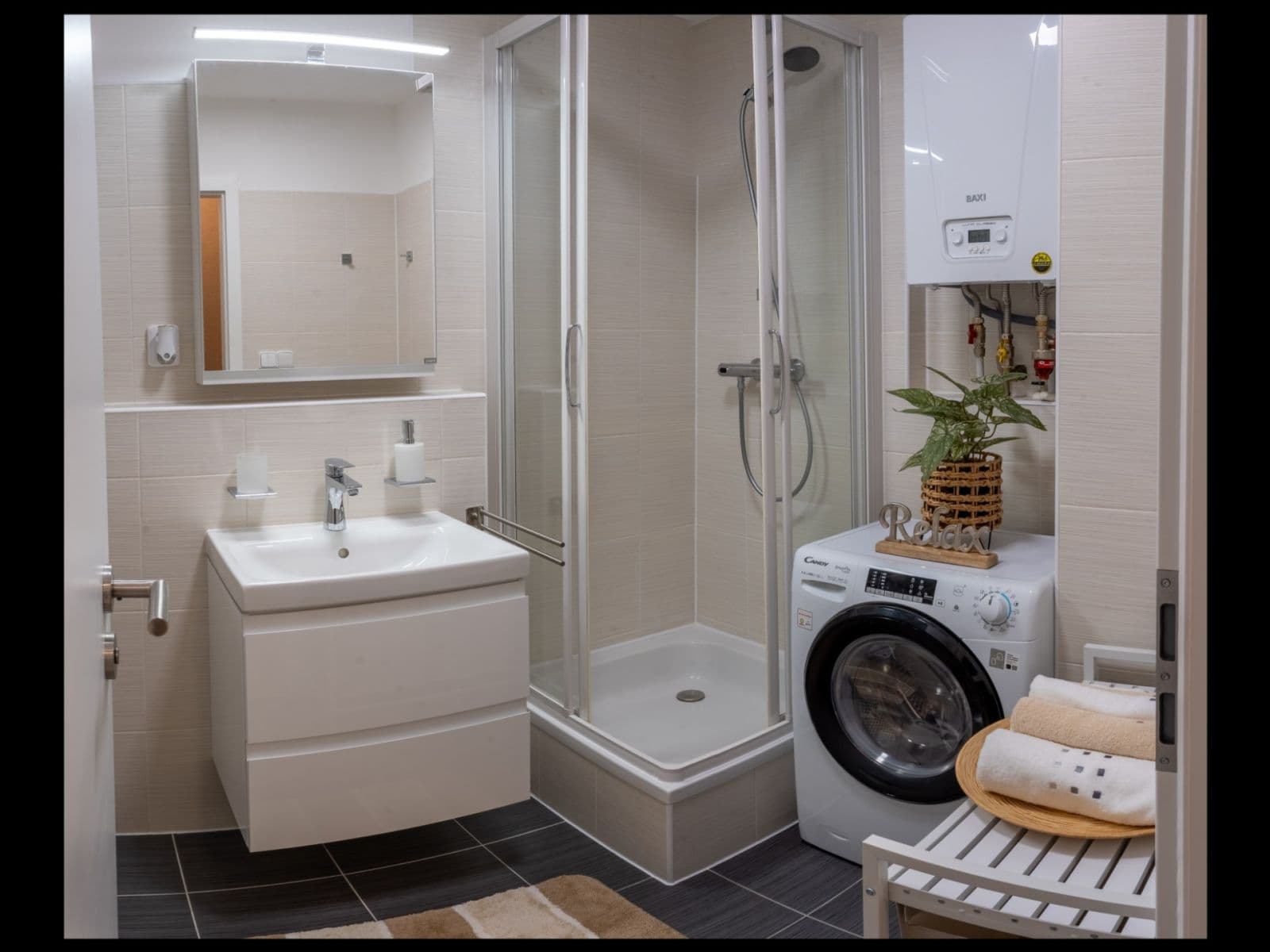 Pronájem bytu 1+kk 30 m², Pelušková, Praha, Praha Pronájem bytu 1+kk 30 m², Pelušková, Praha, Praha