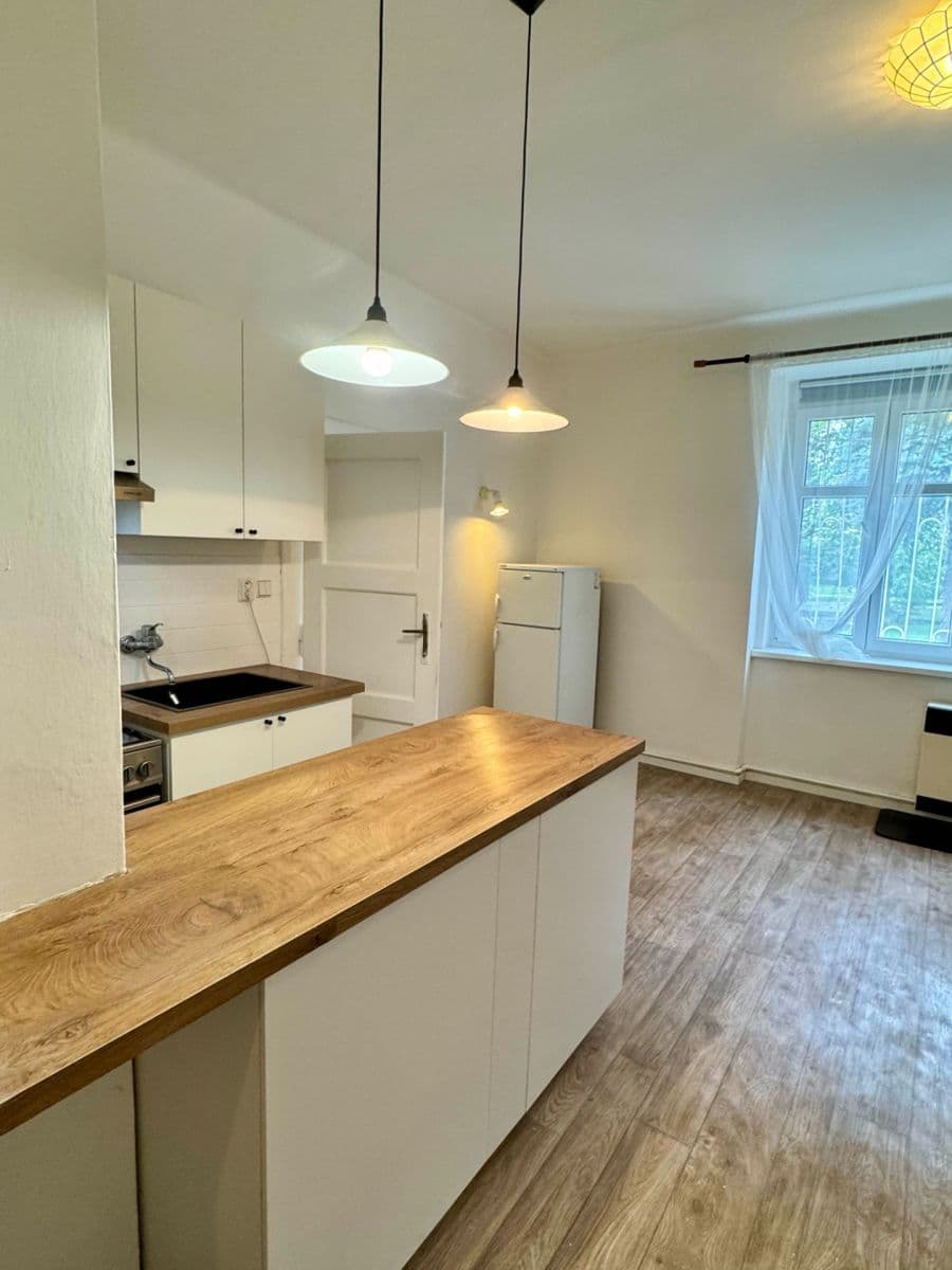 Prodej bytu 1+kk 36 m², Na Jezerce, Praha, Praha Prodej bytu 1+kk 36 m², Na Jezerce, Praha, Praha