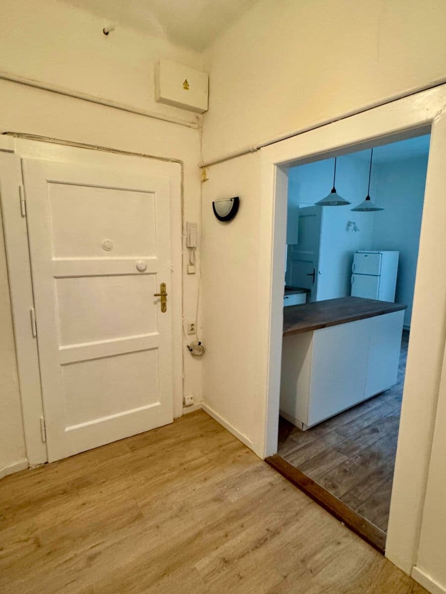 Prodej bytu 1+kk 36 m², Na Jezerce, Praha, Praha Prodej bytu 1+kk 36 m², Na Jezerce, Praha, Praha