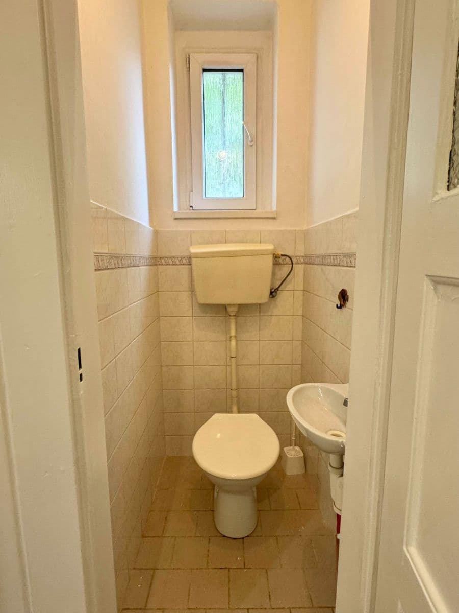 Prodej bytu 1+kk 36 m², Na Jezerce, Praha, Praha Prodej bytu 1+kk 36 m², Na Jezerce, Praha, Praha