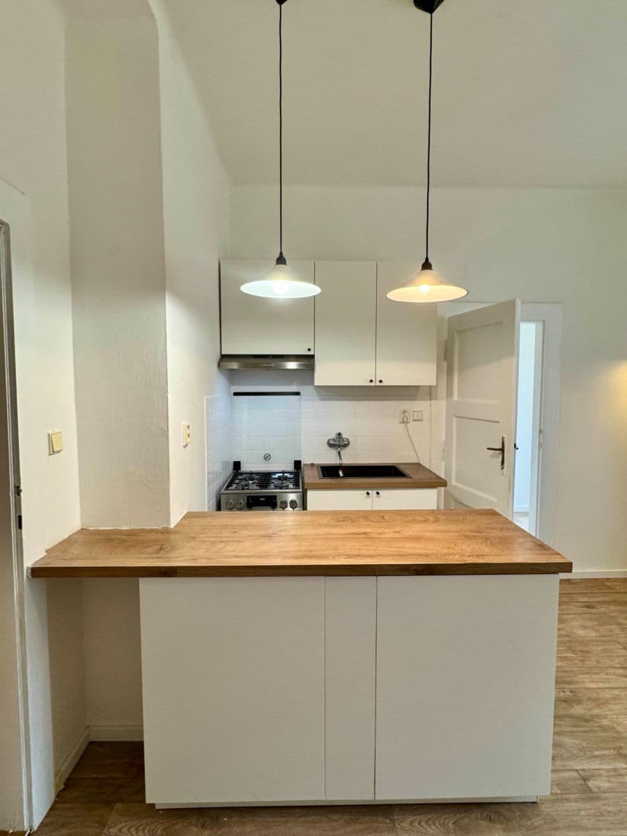 Prodej bytu 1+kk 36 m², Na Jezerce, Praha, Praha Prodej bytu 1+kk 36 m², Na Jezerce, Praha, Praha