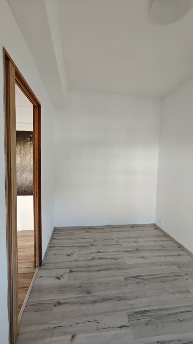 Pronájem bytu 2+kk 34 m², Vojtěcha Lanny, Kladno, Středočeský kraj Pronájem bytu 2+kk 34 m², Vojtěcha Lanny, Kladno, Středočeský kraj
