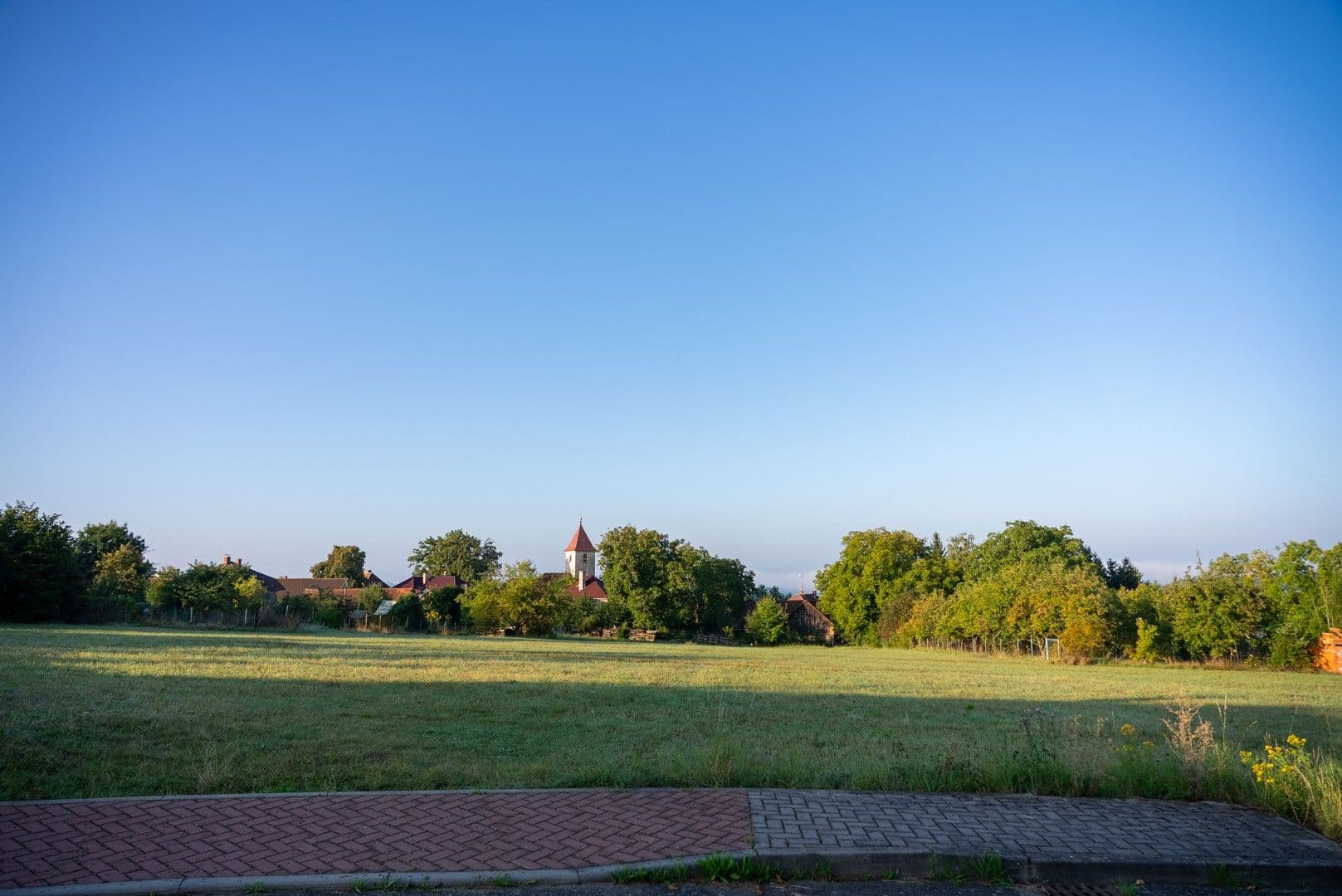 Prodej pozemku 1.360 m², Hněvkovice, Kraj Vysočina Prodej pozemku 1.360 m², Hněvkovice, Kraj Vysočina