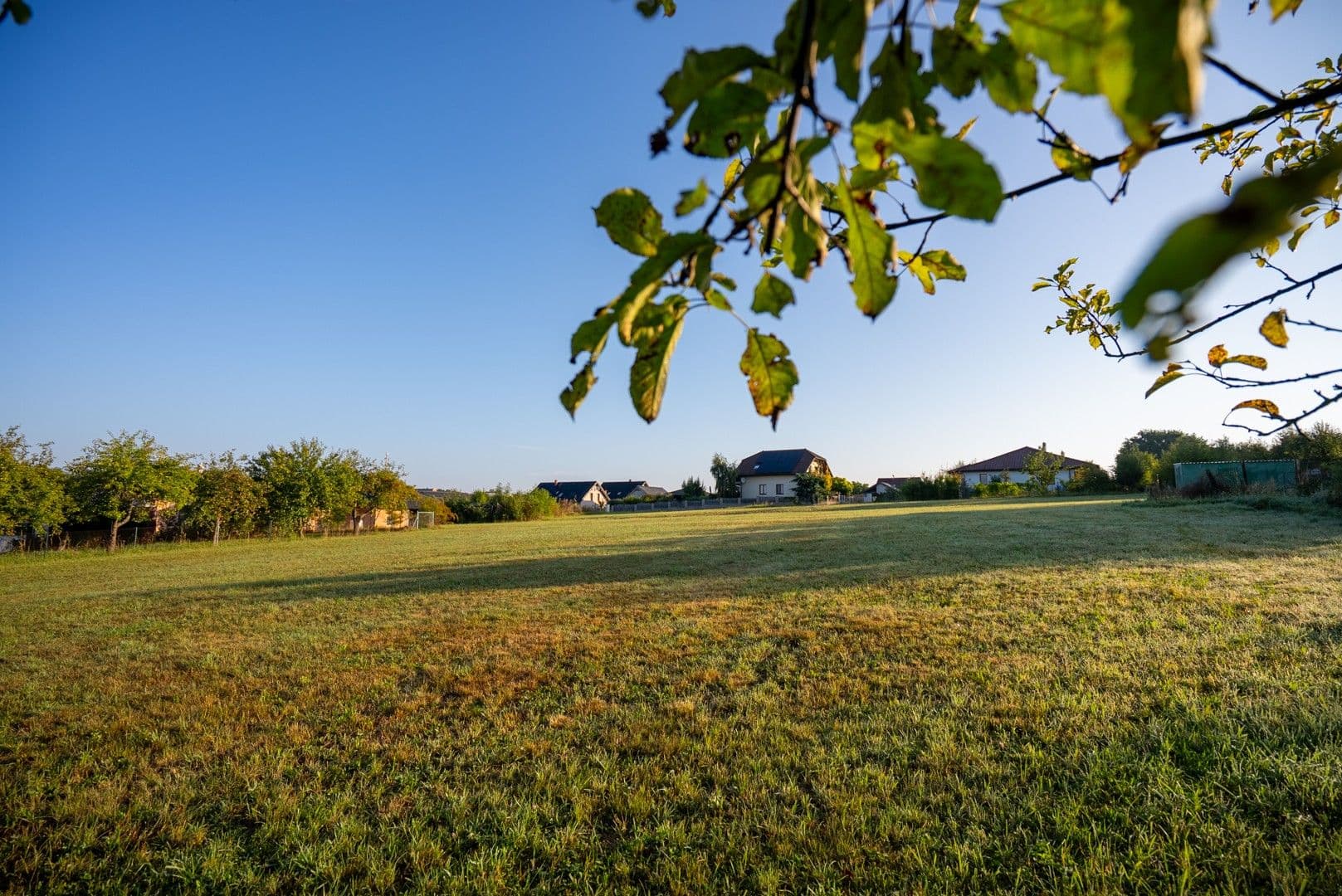 Prodej pozemku 1.360 m², Hněvkovice, Kraj Vysočina Prodej pozemku 1.360 m², Hněvkovice, Kraj Vysočina