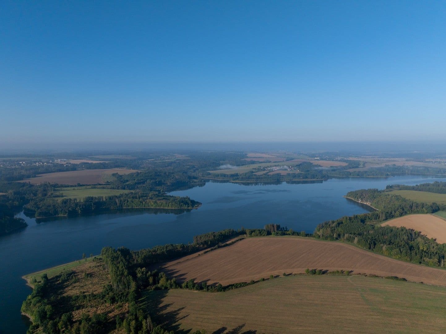 Prodej pozemku 1.360 m², Hněvkovice, Kraj Vysočina Prodej pozemku 1.360 m², Hněvkovice, Kraj Vysočina