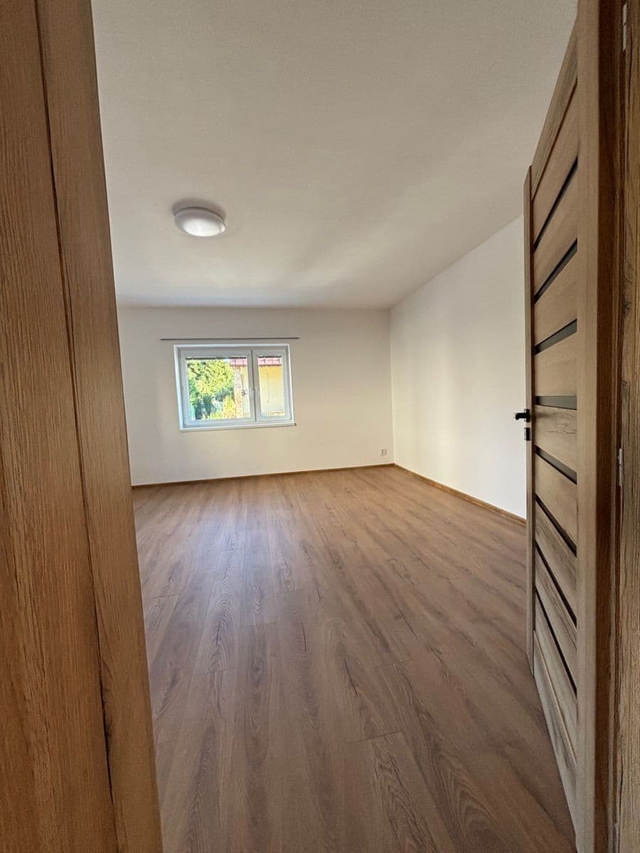 Pronájem bytu 3+1 150 m², Lipenská, Olomouc, Olomoucký kraj Pronájem bytu 3+1 150 m², Lipenská, Olomouc, Olomoucký kraj