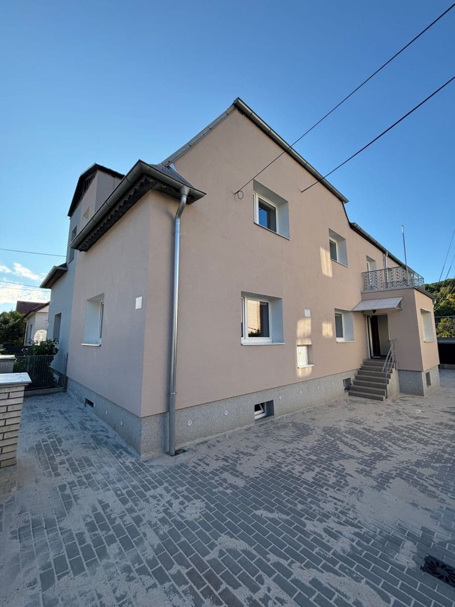 Pronájem bytu 3+1 150 m², Lipenská, Olomouc, Olomoucký kraj Pronájem bytu 3+1 150 m², Lipenská, Olomouc, Olomoucký kraj
