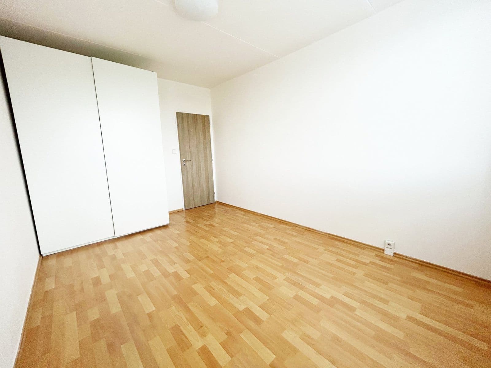 Pronájem bytu 3+1 73 m², Klukovická, Praha, Praha Pronájem bytu 3+1 73 m², Klukovická, Praha, Praha