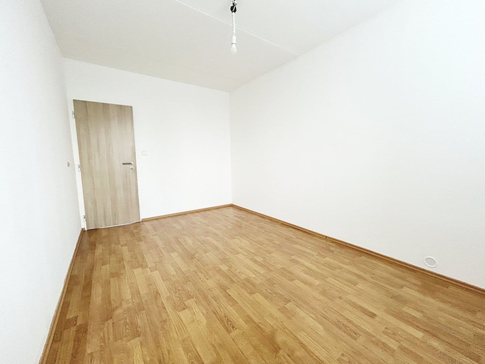 Pronájem bytu 3+1 73 m², Klukovická, Praha, Praha Pronájem bytu 3+1 73 m², Klukovická, Praha, Praha