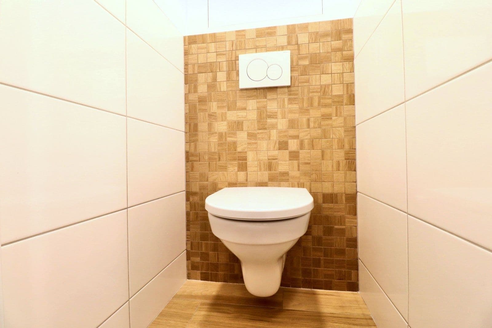 Pronájem bytu 2+1 55 m², Přistoupimská, Praha, Praha Pronájem bytu 2+1 55 m², Přistoupimská, Praha, Praha