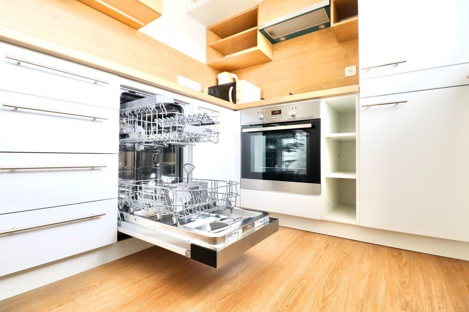 Pronájem bytu 2+1 55 m², Přistoupimská, Praha, Praha Pronájem bytu 2+1 55 m², Přistoupimská, Praha, Praha