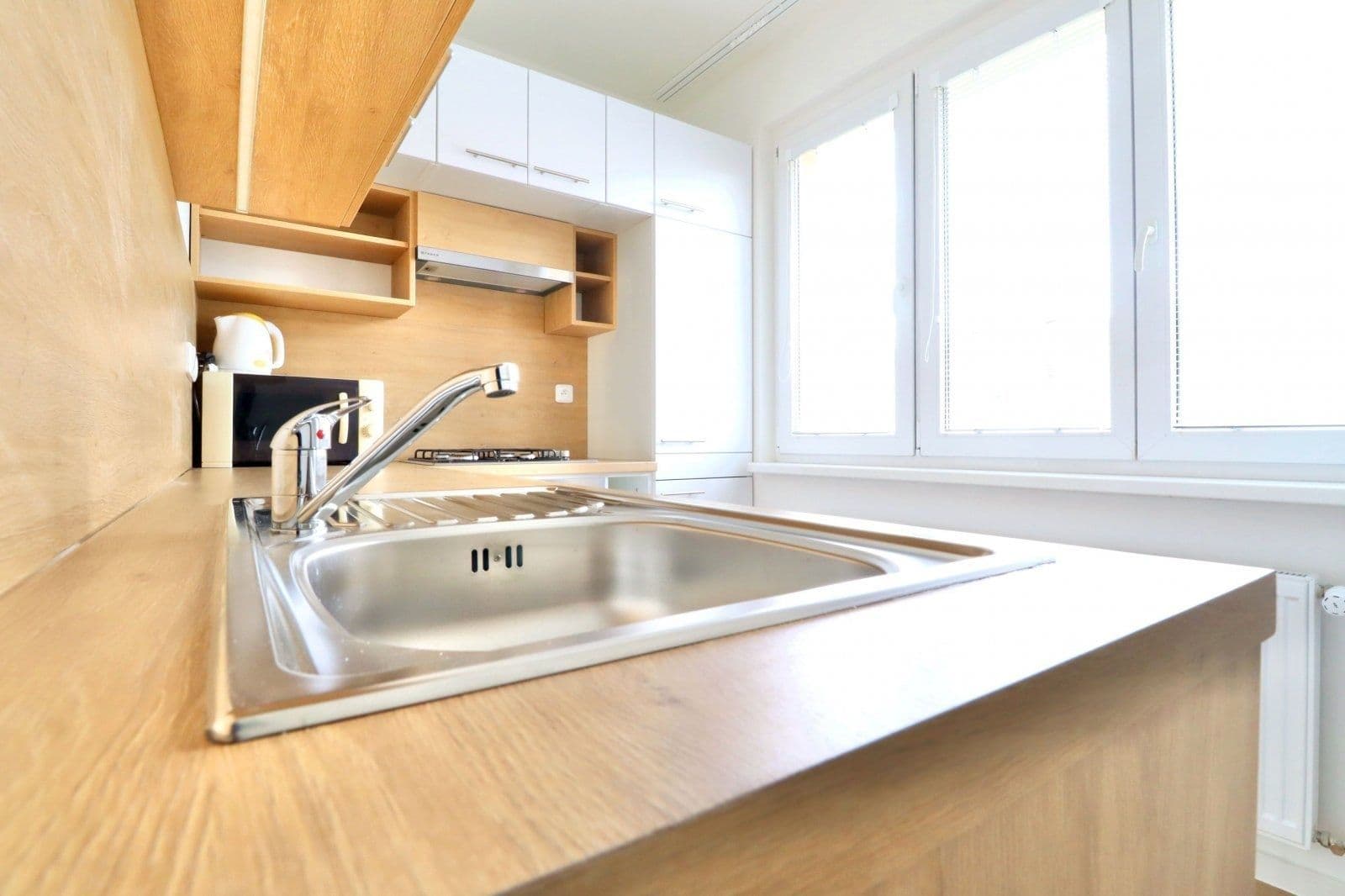 Pronájem bytu 2+1 55 m², Přistoupimská, Praha, Praha Pronájem bytu 2+1 55 m², Přistoupimská, Praha, Praha