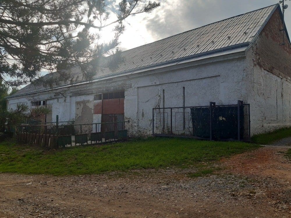 Pronájem nebytového prostoru 400 m², Stříbrná Lhota, Mníšek pod Brdy, Středočeský kraj Pronájem nebytového prostoru 400 m², Stříbrná Lhota, Mníšek pod Brdy, Středočeský kraj