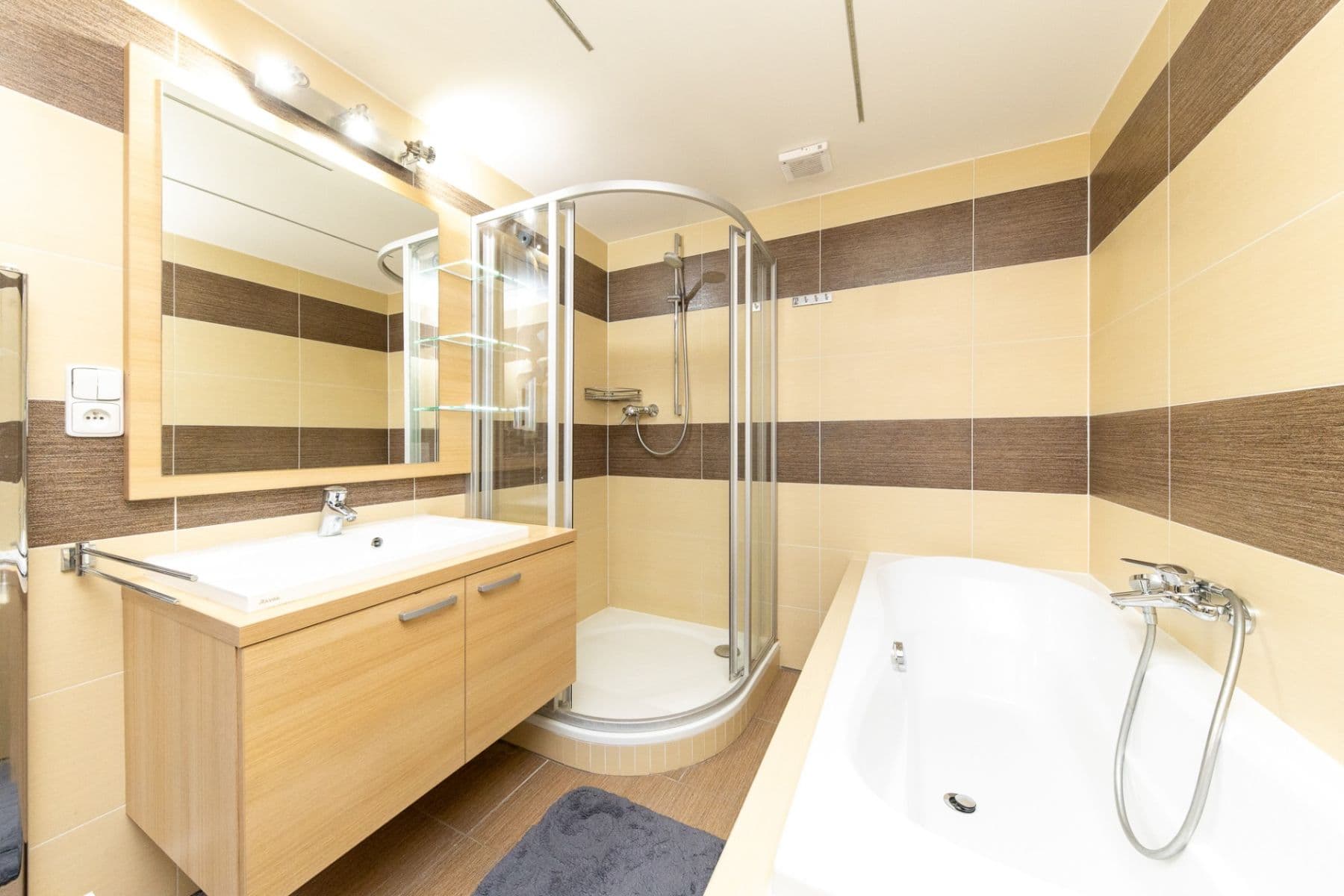 Prodej bytu 3+kk 84 m², Kosmákova, Šlapanice, Jihomoravský kraj Prodej bytu 3+kk 84 m², Kosmákova, Šlapanice, Jihomoravský kraj