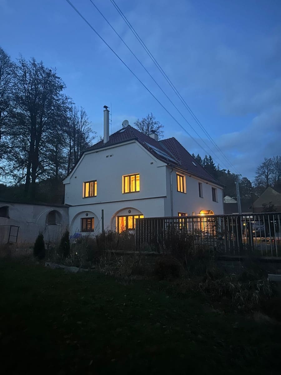 Prodej domu 219 m², pozemek 4.000 m², Bělčice, Jihočeský kraj Prodej domu 219 m², pozemek 4.000 m², Bělčice, Jihočeský kraj