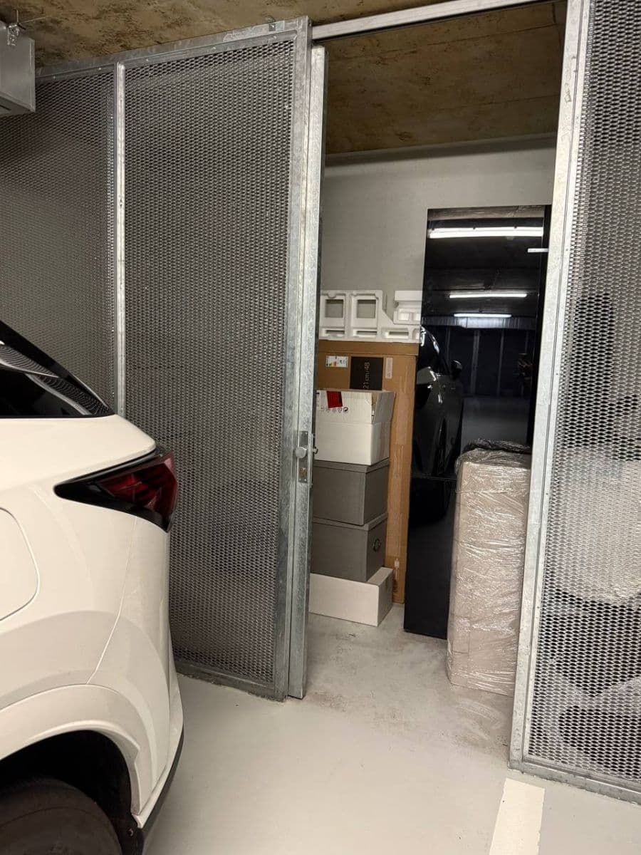 Pronájem garáže 14 m², Nobelova, Praha, Praha Pronájem garáže 14 m², Nobelova, Praha, Praha