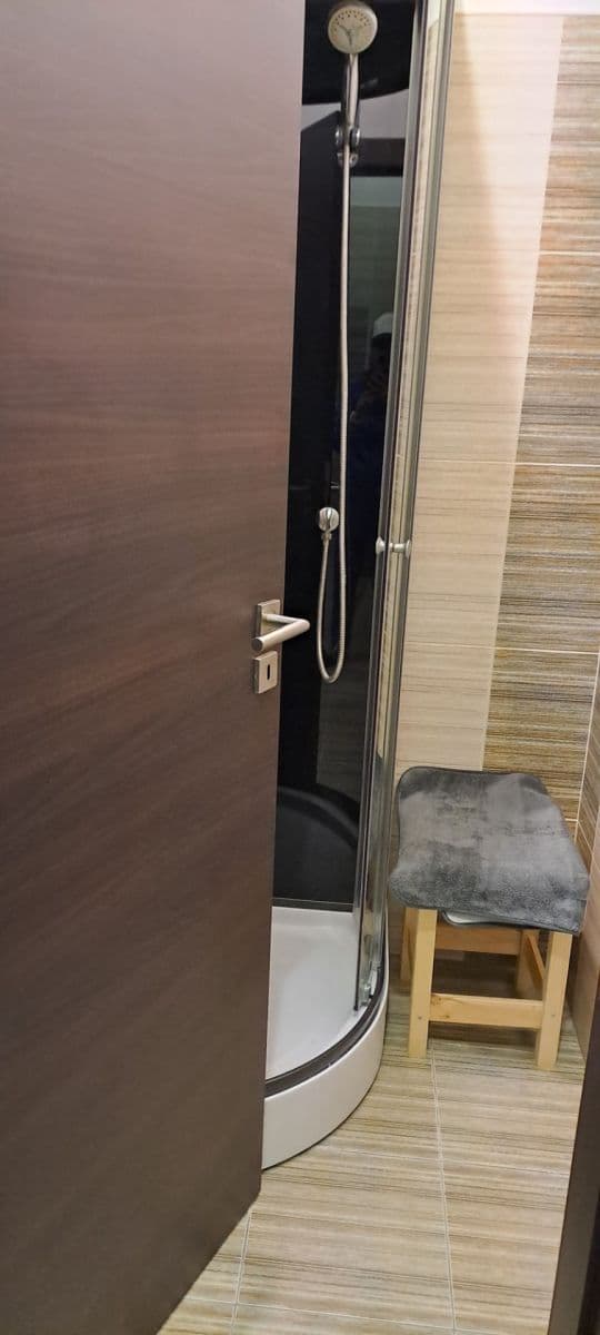 Pronájem nebytového prostoru 120 m², Holohlavy, Královéhradecký kraj Pronájem nebytového prostoru 120 m², Holohlavy, Královéhradecký kraj