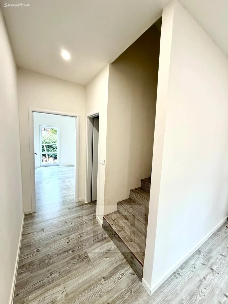 Prodej domu 160 m², pozemek 570 m², V Luhu, Louňovice, Středočeský kraj Prodej domu 160 m², pozemek 570 m², V Luhu, Louňovice, Středočeský kraj