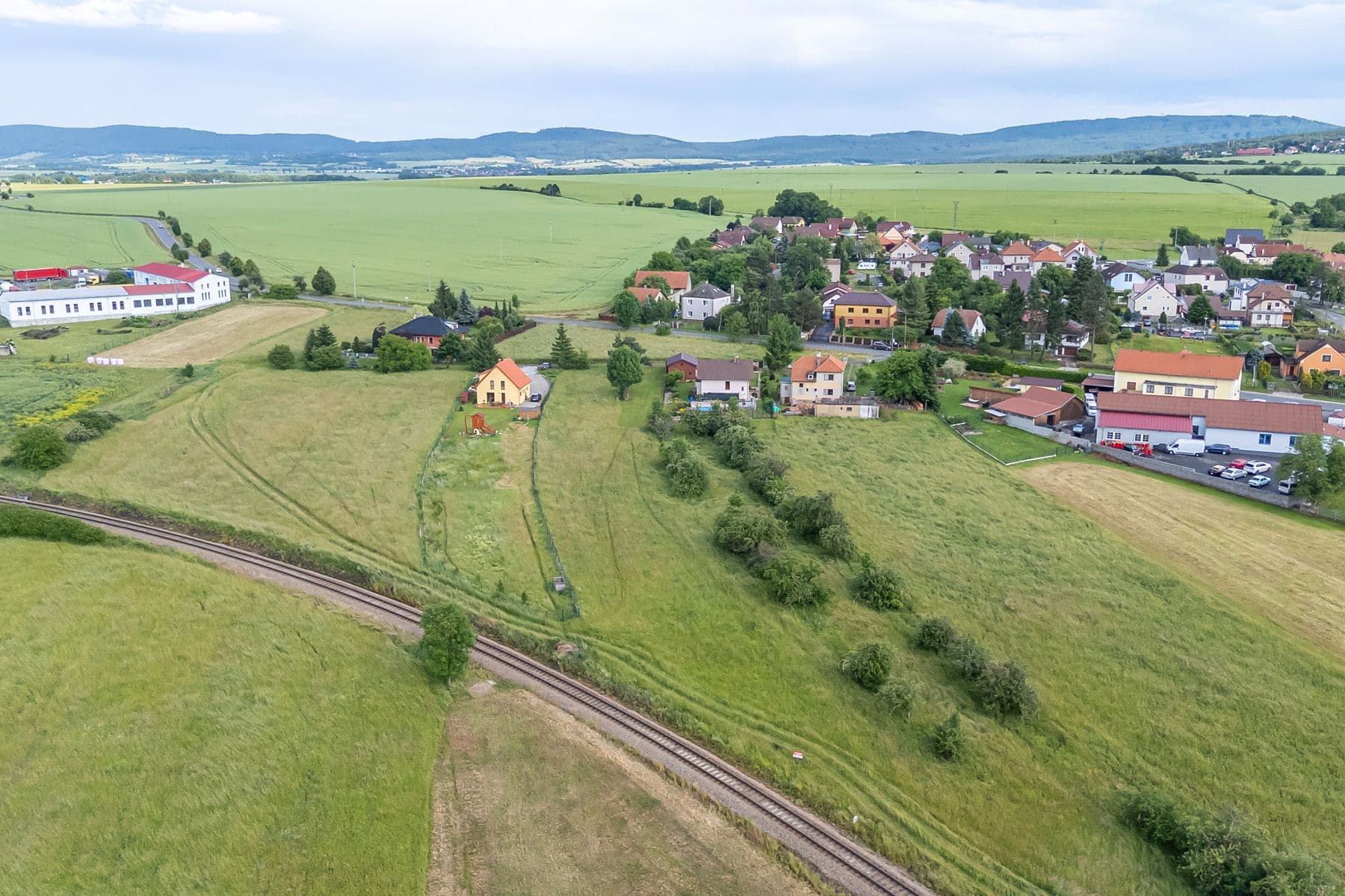 Prodej pozemku 2.625 m², Lochovice, Středočeský kraj Prodej pozemku 2.625 m², Lochovice, Středočeský kraj