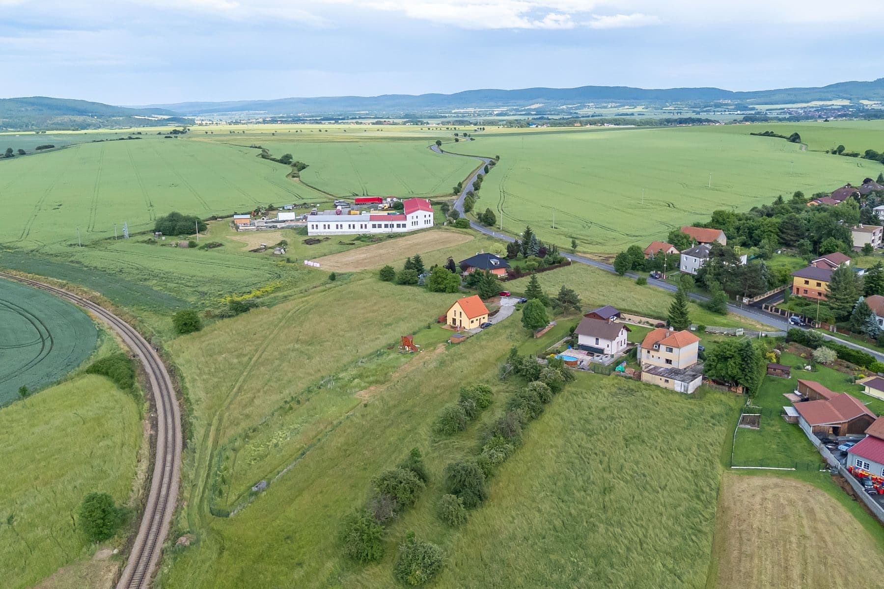 Prodej pozemku 2.625 m², Lochovice, Středočeský kraj Prodej pozemku 2.625 m², Lochovice, Středočeský kraj