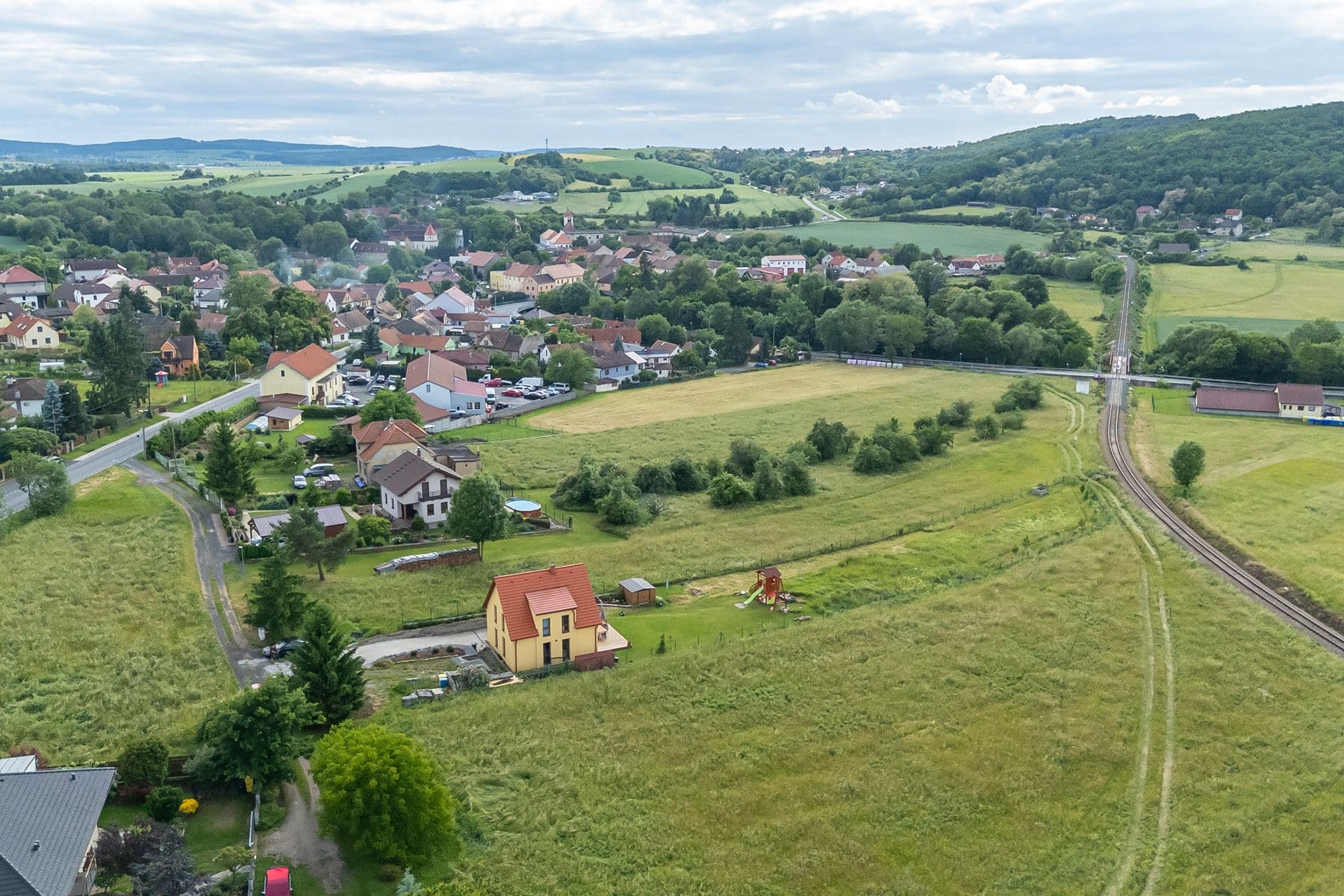 Prodej pozemku 2.625 m², Lochovice, Středočeský kraj Prodej pozemku 2.625 m², Lochovice, Středočeský kraj