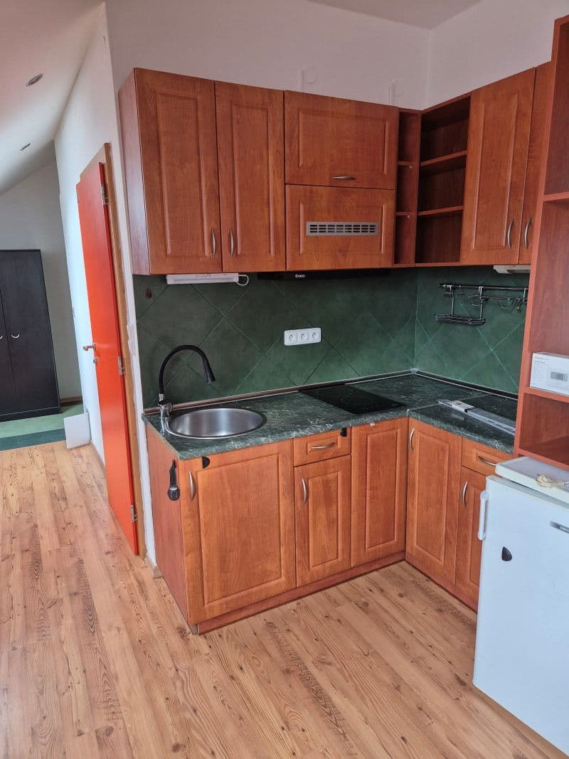 Pronájem bytu 2+kk 40 m², Cornovova, Brno, Jihomoravský kraj Pronájem bytu 2+kk 40 m², Cornovova, Brno, Jihomoravský kraj