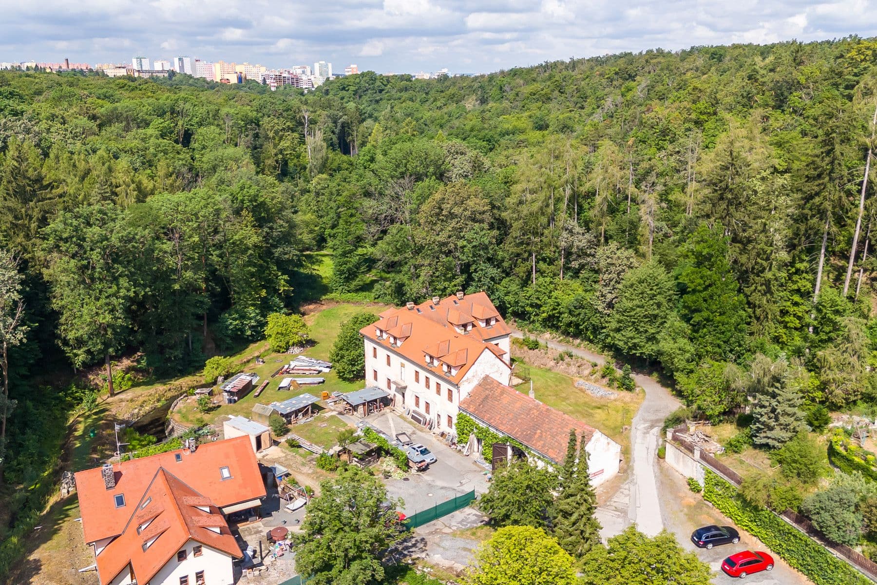 Prodej domu 1.009 m², pozemek 3.687 m², K Borovíčku, Praha, Praha Prodej domu 1.009 m², pozemek 3.687 m², K Borovíčku, Praha, Praha