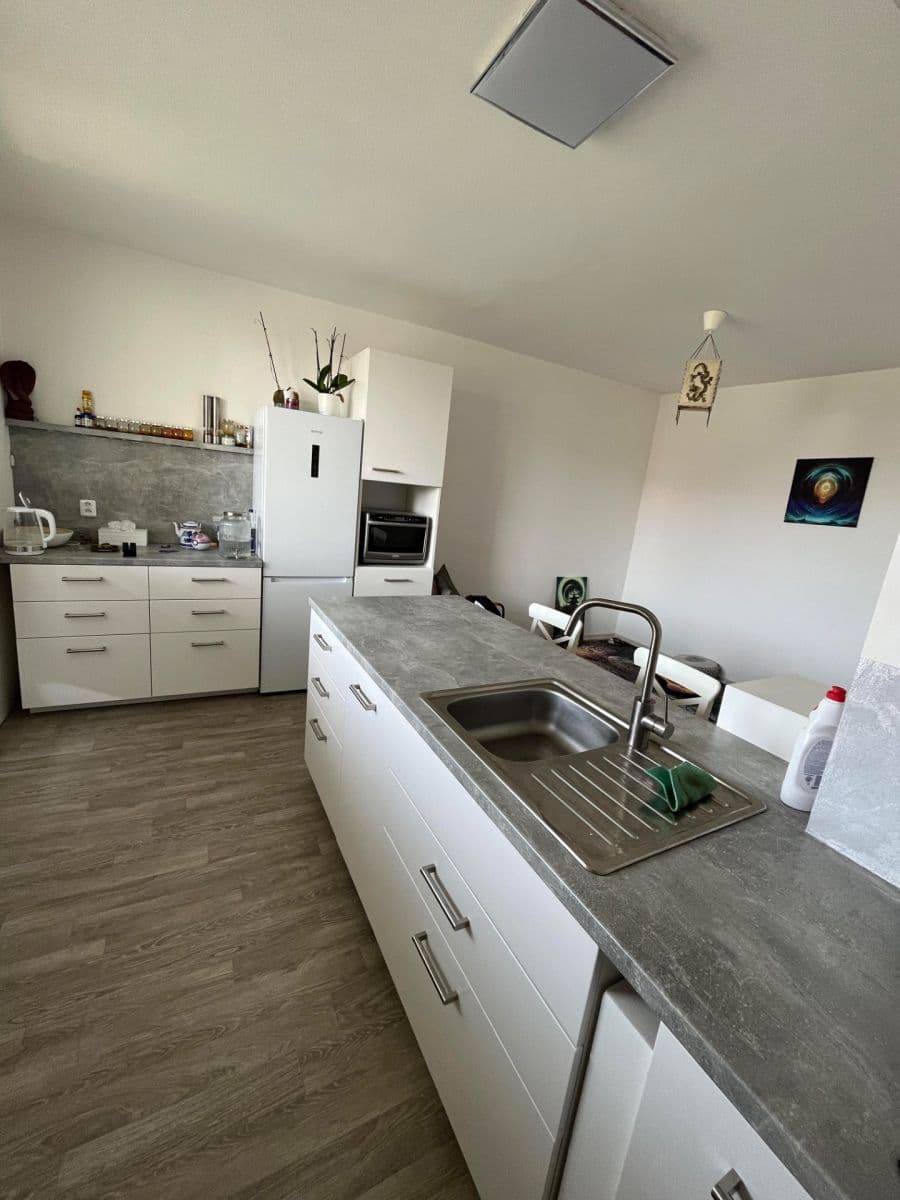 Pronájem bytu 3+kk 72 m², Masarykovo nám., Hustopeče, Jihomoravský kraj Pronájem bytu 3+kk 72 m², Masarykovo nám., Hustopeče, Jihomoravský kraj