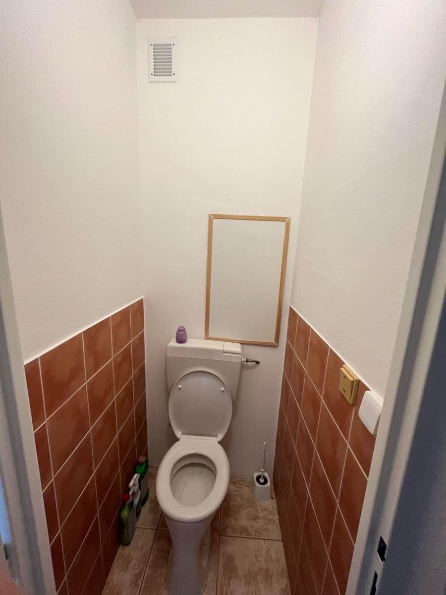 Pronájem bytu 3+kk 72 m², Masarykovo nám., Hustopeče, Jihomoravský kraj Pronájem bytu 3+kk 72 m², Masarykovo nám., Hustopeče, Jihomoravský kraj