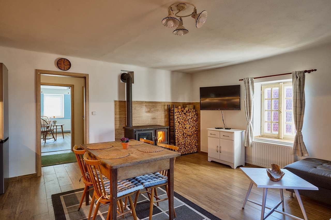 Pronájem chaty, chalupy, Lipovice, Jihočeský kraj Pronájem chaty, chalupy, Lipovice, Jihočeský kraj