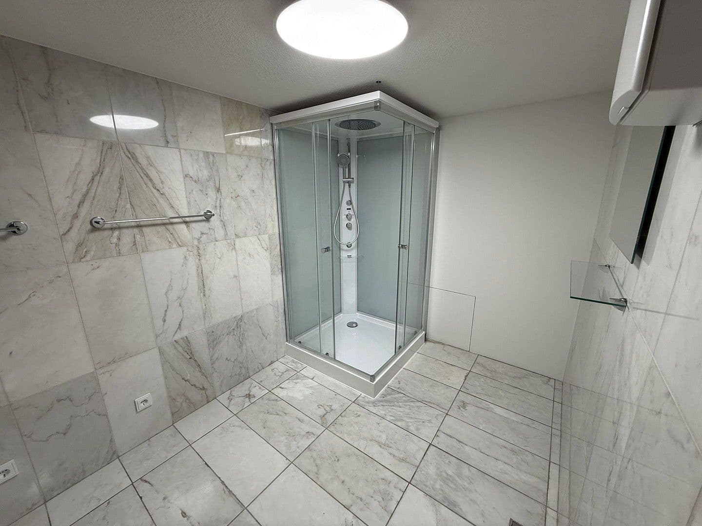 Pronájem bytu 225 m², Rheinstrasse, Waldshut-Tiengen, Bádensko-Württembersko Pronájem bytu 225 m², Rheinstrasse, Waldshut-Tiengen, Bádensko-Württembersko