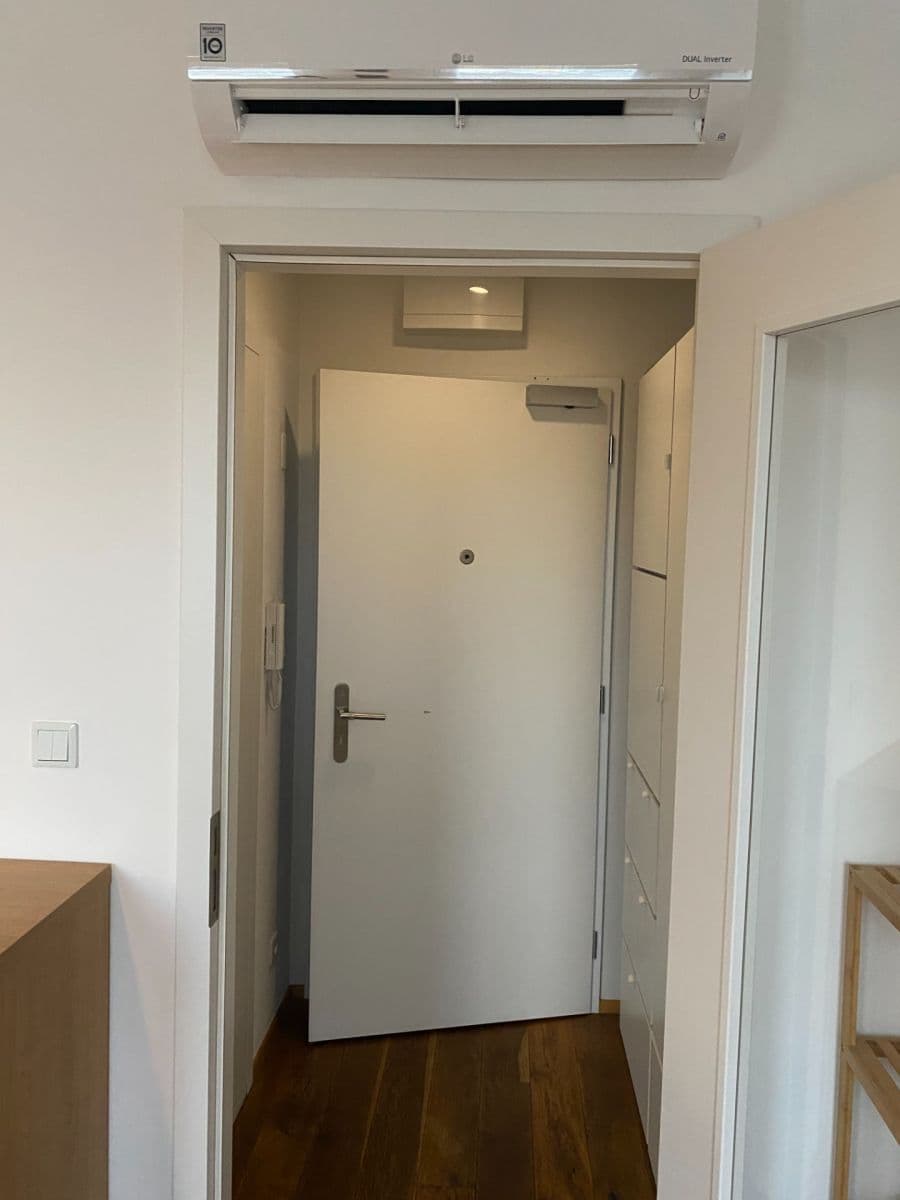 Pronájem bytu 1+kk 26 m², Perucká, Praha, Praha Pronájem bytu 1+kk 26 m², Perucká, Praha, Praha