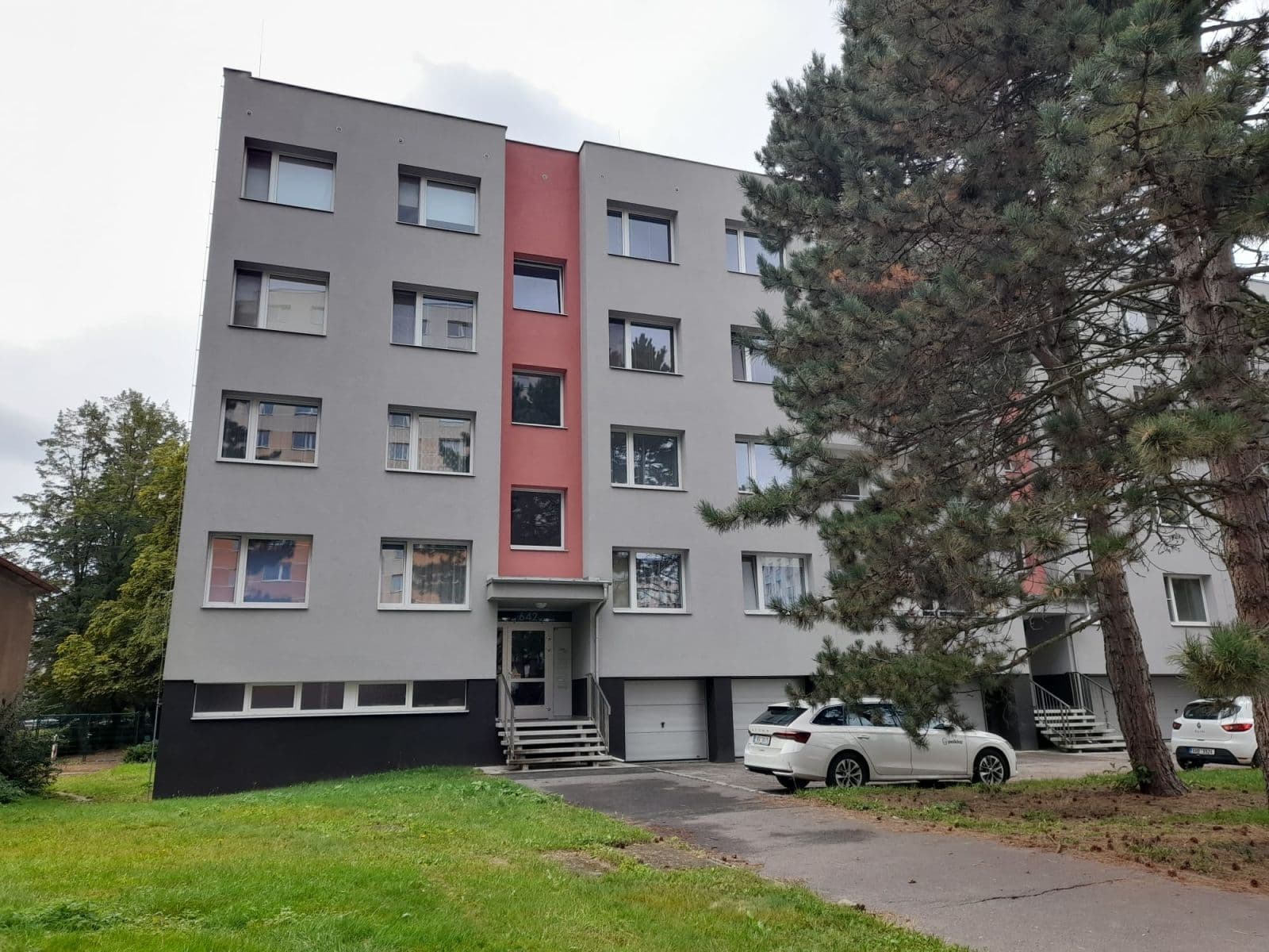Prodej bytu 3+1 71 m², Luďka Matury, Pardubice, Pardubický kraj Prodej bytu 3+1 71 m², Luďka Matury, Pardubice, Pardubický kraj