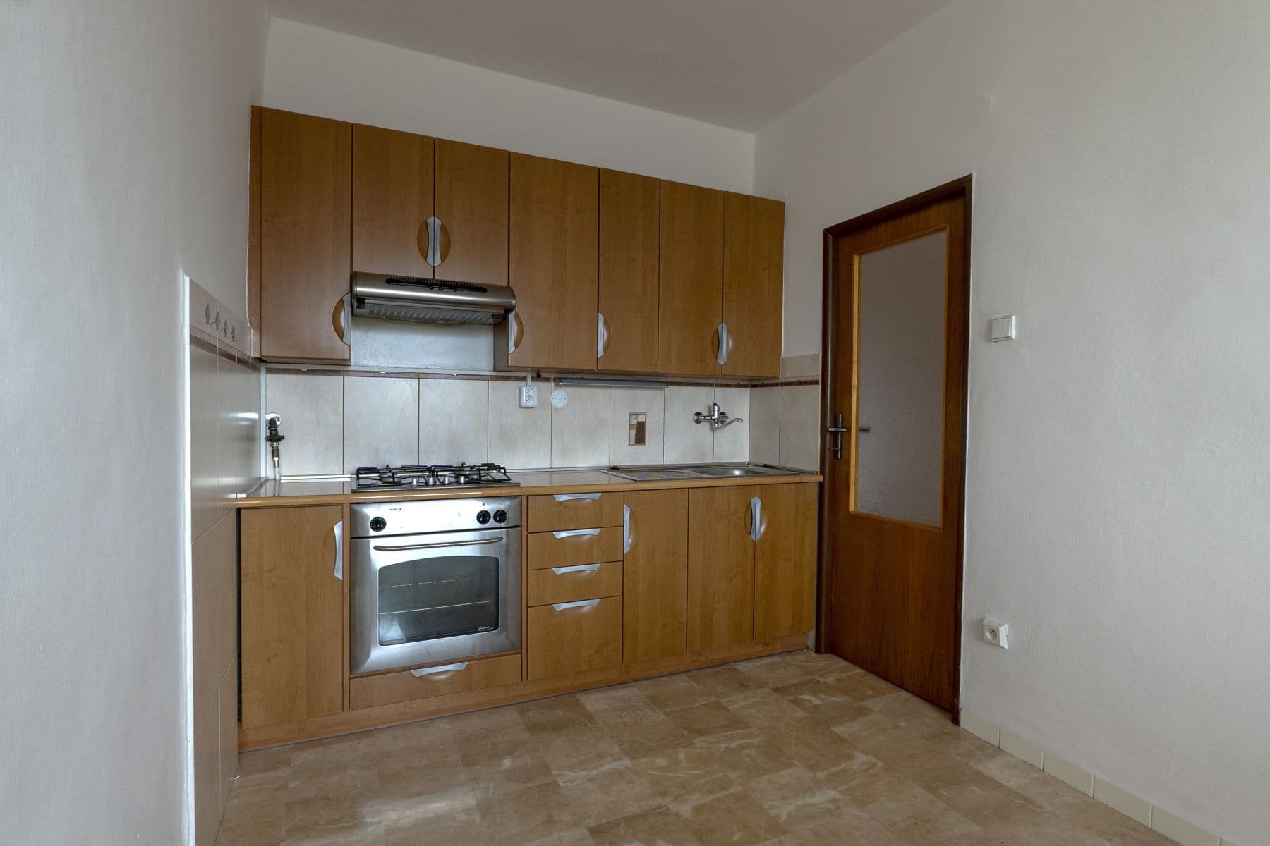 Prodej bytu 3+1 71 m², Luďka Matury, Pardubice, Pardubický kraj Prodej bytu 3+1 71 m², Luďka Matury, Pardubice, Pardubický kraj