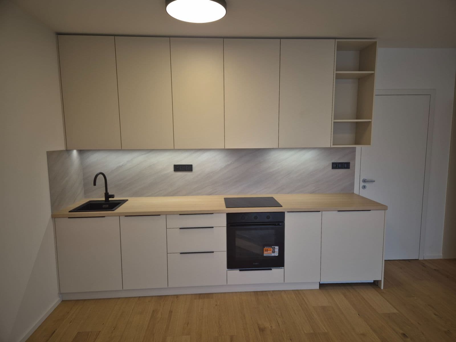 Pronájem bytu 1+kk 37 m², Bratislavská, Brno, Jihomoravský kraj Pronájem bytu 1+kk 37 m², Bratislavská, Brno, Jihomoravský kraj