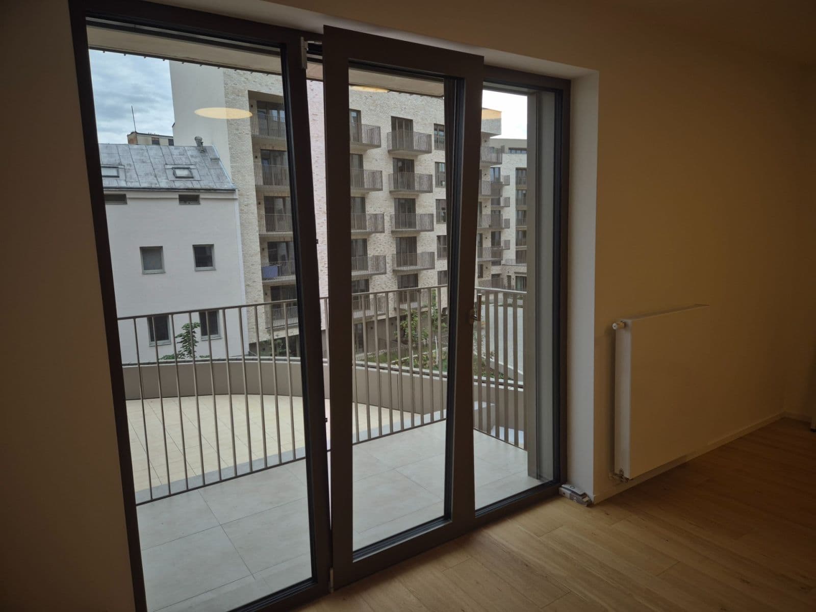 Pronájem bytu 1+kk 37 m², Bratislavská, Brno, Jihomoravský kraj Pronájem bytu 1+kk 37 m², Bratislavská, Brno, Jihomoravský kraj
