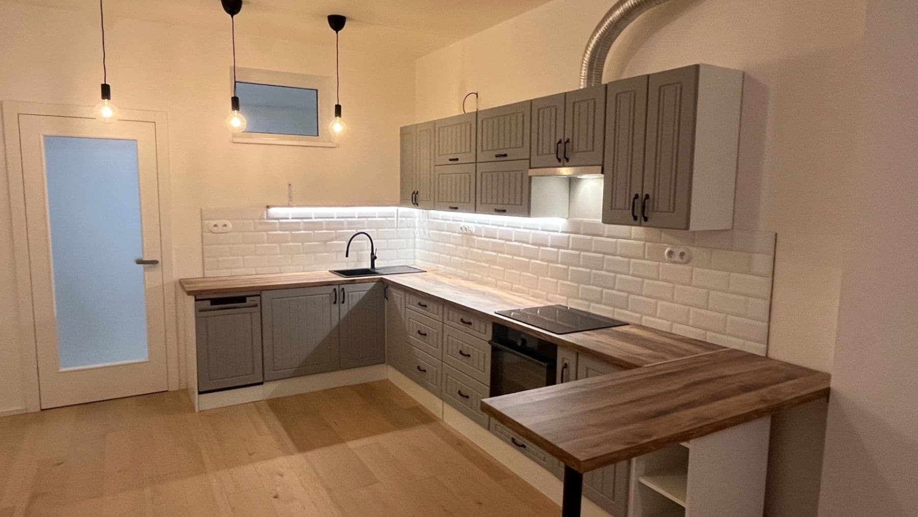 Pronájem bytu 3+kk 83 m², Na Farkáně Ⅲ, Praha, Praha Pronájem bytu 3+kk 83 m², Na Farkáně Ⅲ, Praha, Praha