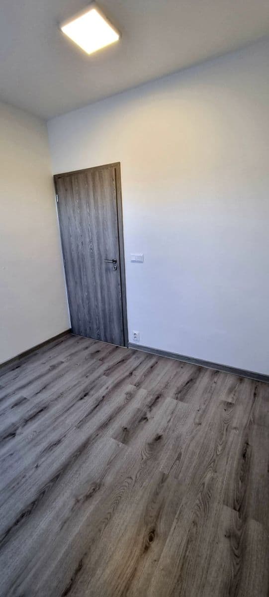 Pronájem bytu 2+kk 45 m², Dr. Absolona, Fryšták, Zlínský kraj Pronájem bytu 2+kk 45 m², Dr. Absolona, Fryšták, Zlínský kraj
