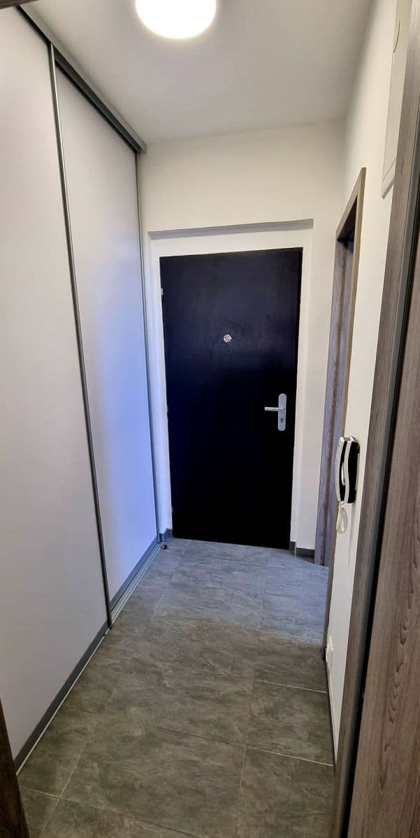 Pronájem bytu 2+kk 45 m², Dr. Absolona, Fryšták, Zlínský kraj Pronájem bytu 2+kk 45 m², Dr. Absolona, Fryšták, Zlínský kraj