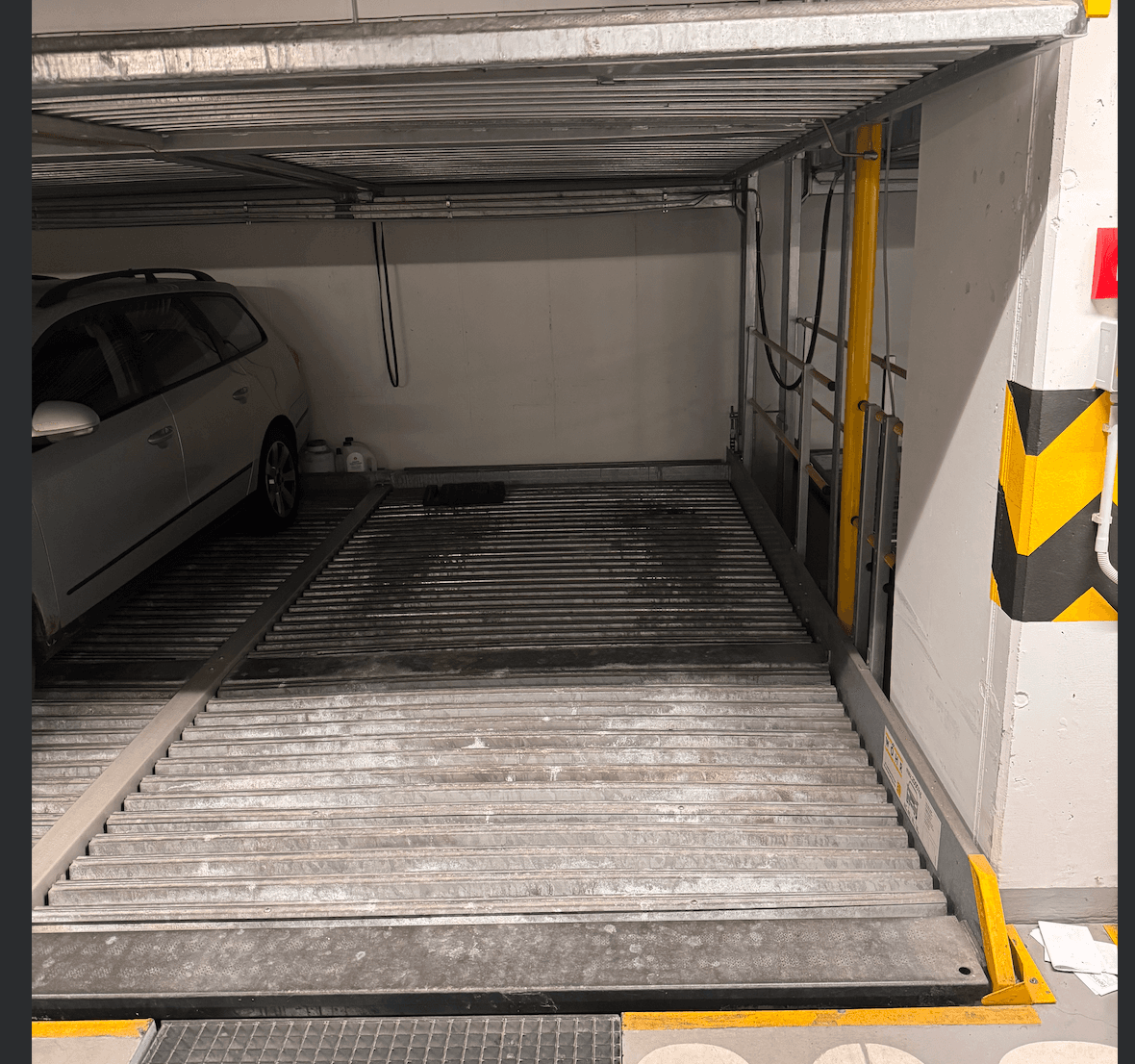 Pronájem garáže 6 m², Modrého, Praha, Praha Pronájem garáže 6 m², Modrého, Praha, Praha