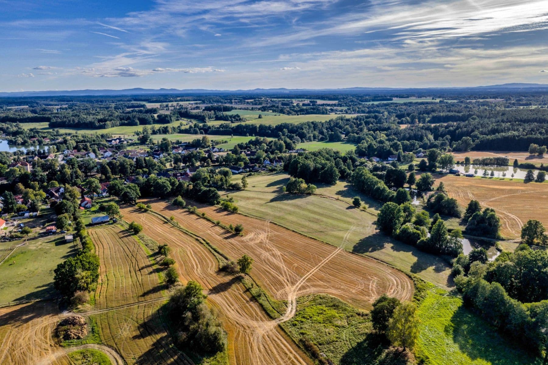 Prodej pozemku 2.102 m², Lásenice, Jihočeský kraj Prodej pozemku 2.102 m², Lásenice, Jihočeský kraj