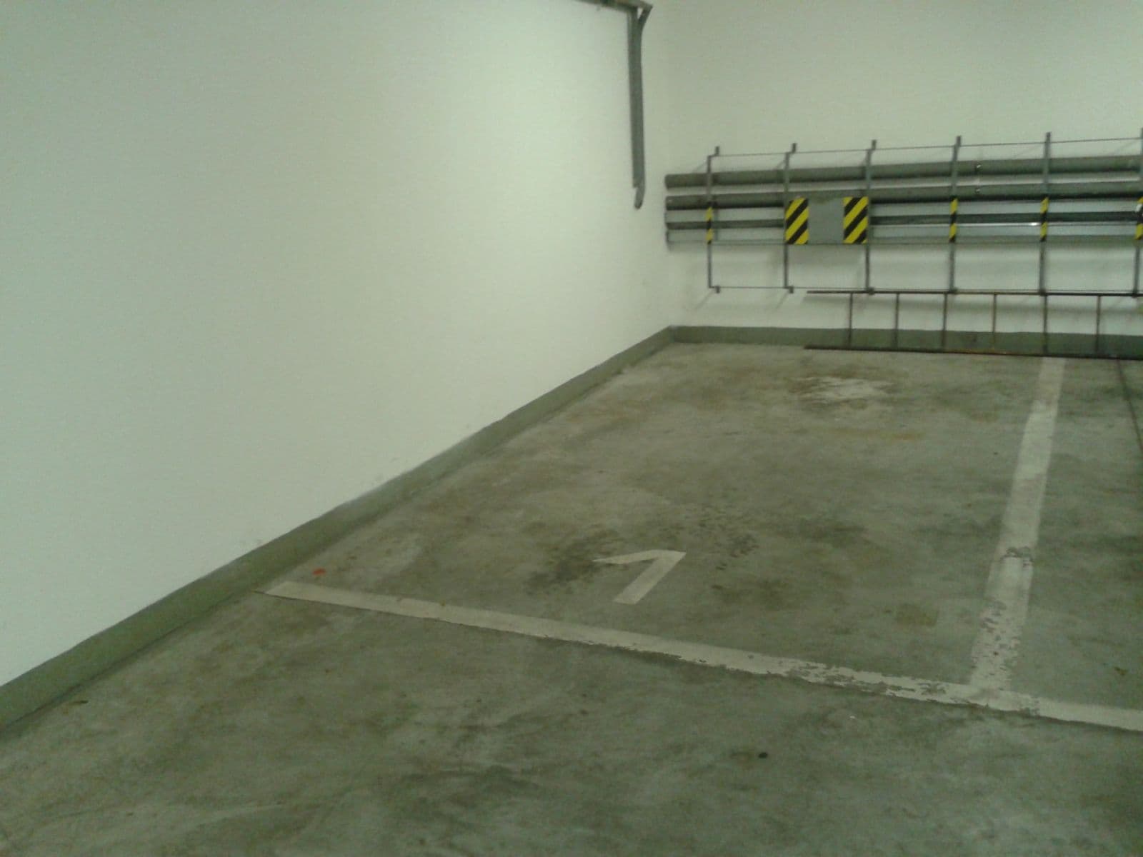 Pronájem garáže 15 m², Nad Vavrouškou, Praha, Praha Pronájem garáže 15 m², Nad Vavrouškou, Praha, Praha