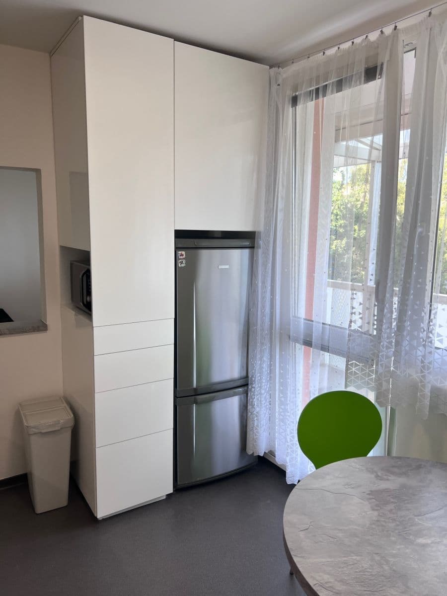 Pronájem bytu 2+1 50 m², Poznaňská, Brno, Jihomoravský kraj Pronájem bytu 2+1 50 m², Poznaňská, Brno, Jihomoravský kraj