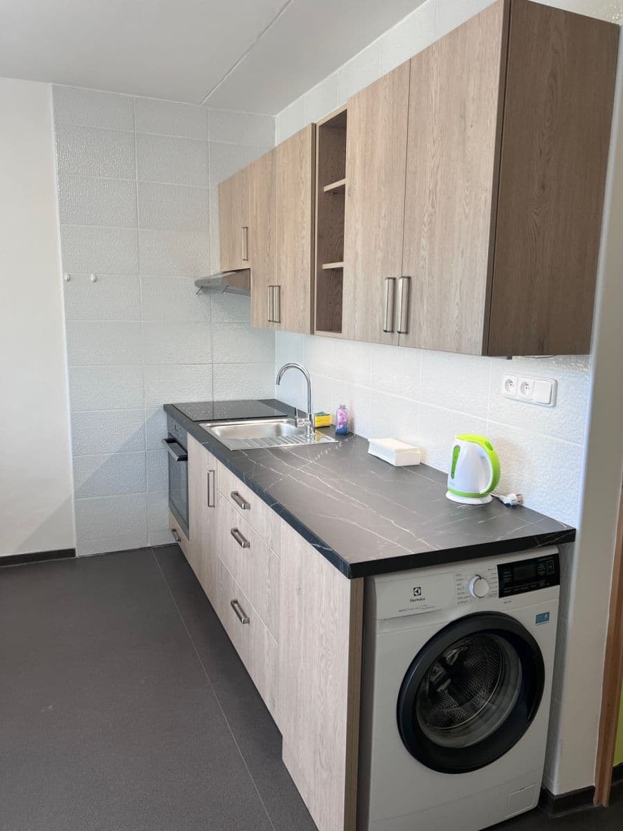 Pronájem bytu 2+1 50 m², Poznaňská, Brno, Jihomoravský kraj Pronájem bytu 2+1 50 m², Poznaňská, Brno, Jihomoravský kraj