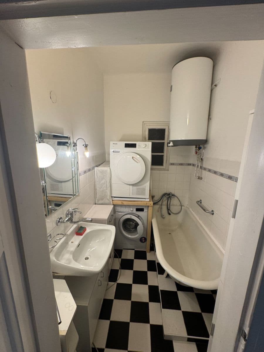 Pronájem bytu 2+1 56 m², 5. května, Praha, Praha Pronájem bytu 2+1 56 m², 5. května, Praha, Praha