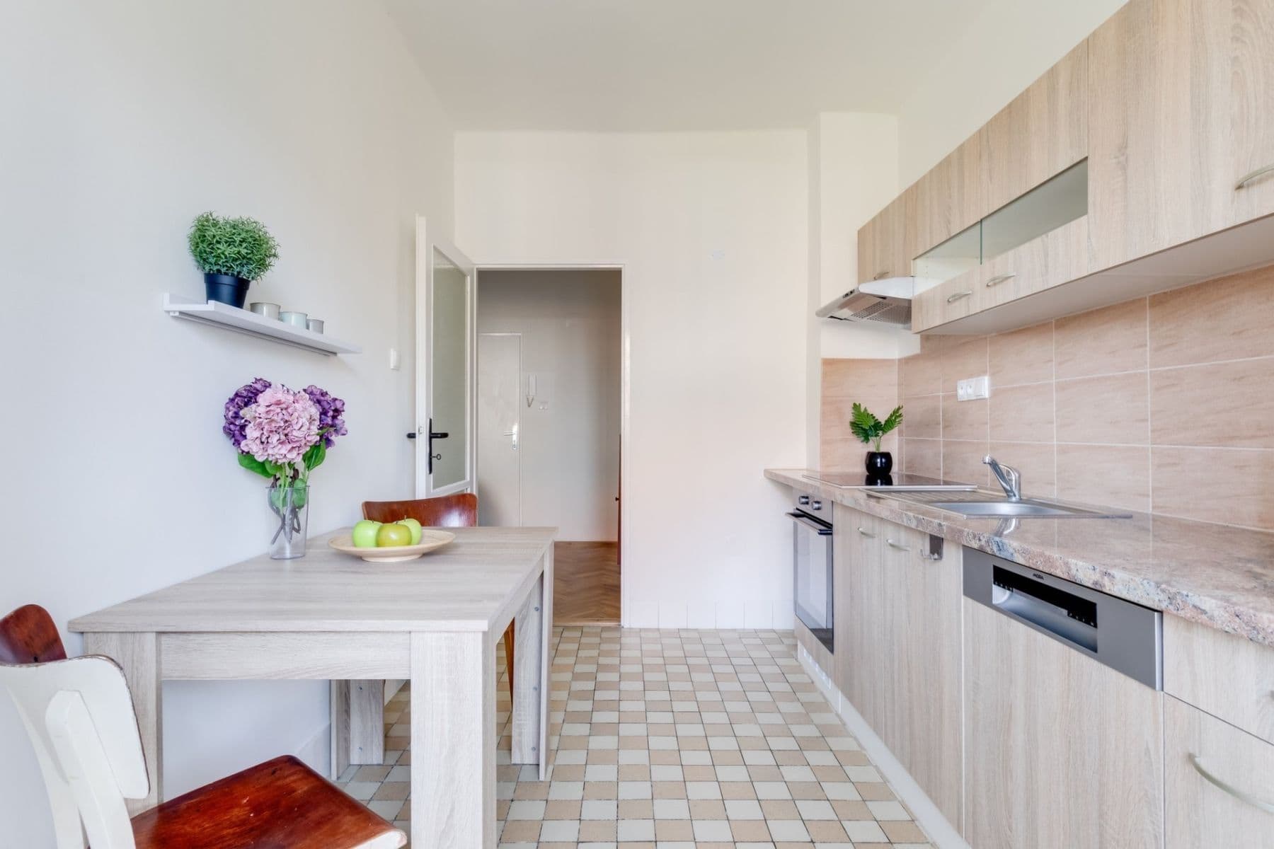 Pronájem bytu 2+1 53 m², Jeremenkova, Praha, Praha Pronájem bytu 2+1 53 m², Jeremenkova, Praha, Praha