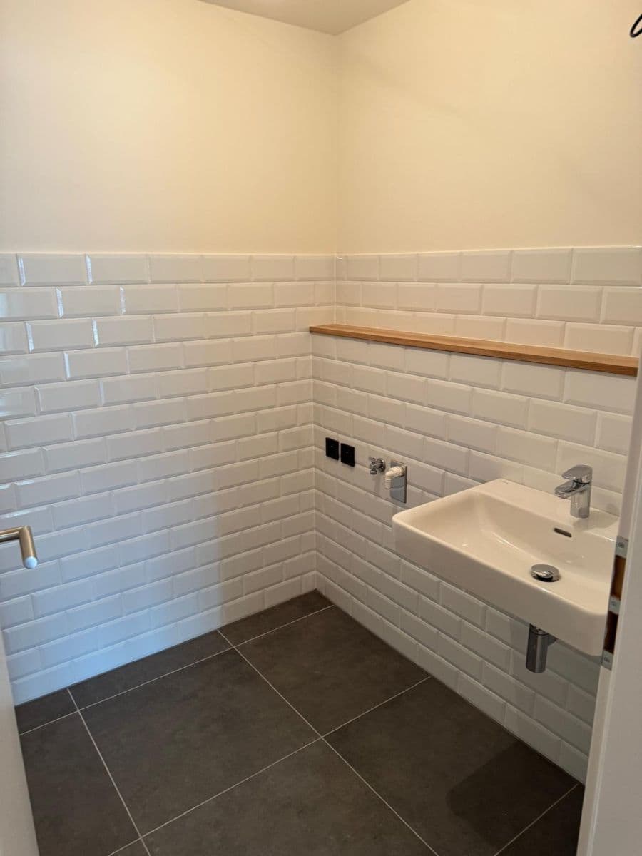 Pronájem bytu 2+kk 52 m², Kolbenova, Praha, Praha Pronájem bytu 2+kk 52 m², Kolbenova, Praha, Praha